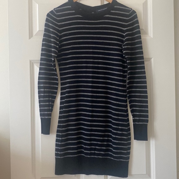 French Connection Striped Sweater Dress w/ Mini Bows Back Size 4 Sexy Blk Gray - Picture 2 of 10